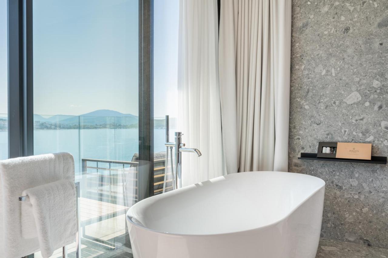 Hotel Yacht Premium
