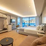 Yacht Premium Hotel