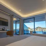 Yacht Premium Hotel