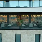 Yacht Premium Hotel