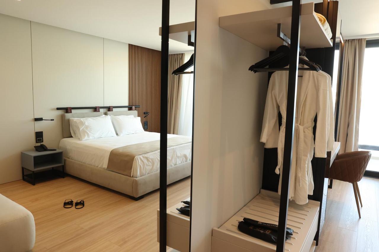 Yacht Premium 4* Sarandë