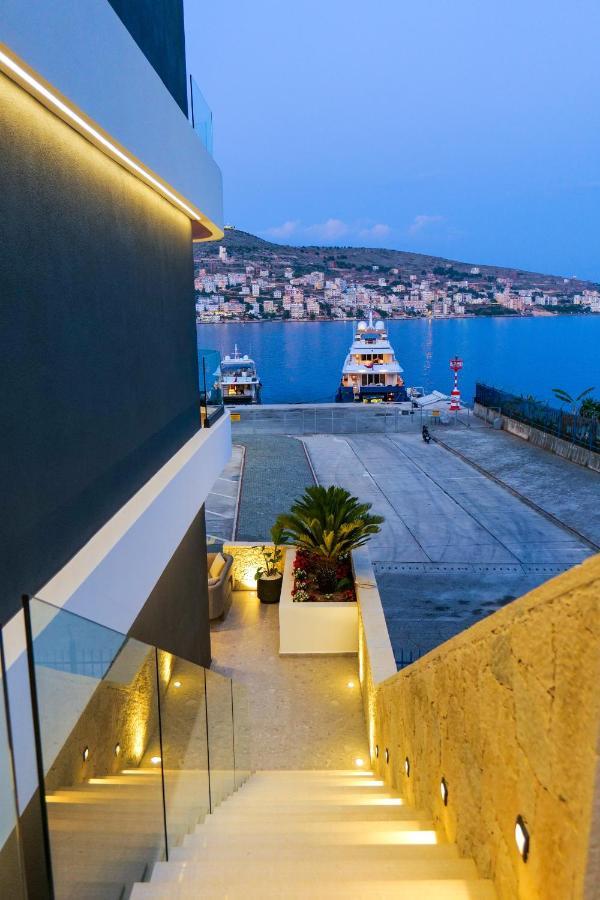 Yacht Premium Hotel