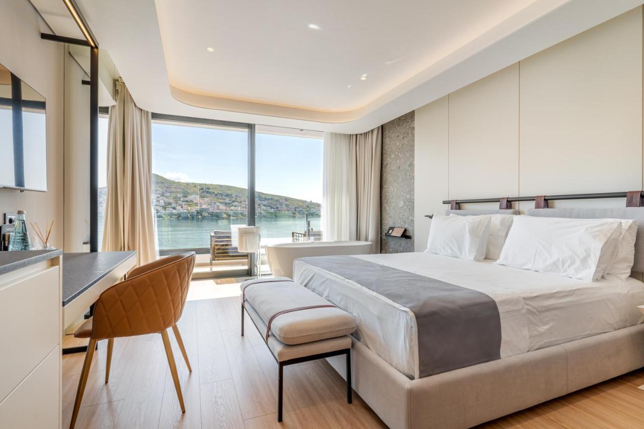 Yacht Premium Hotel 4*