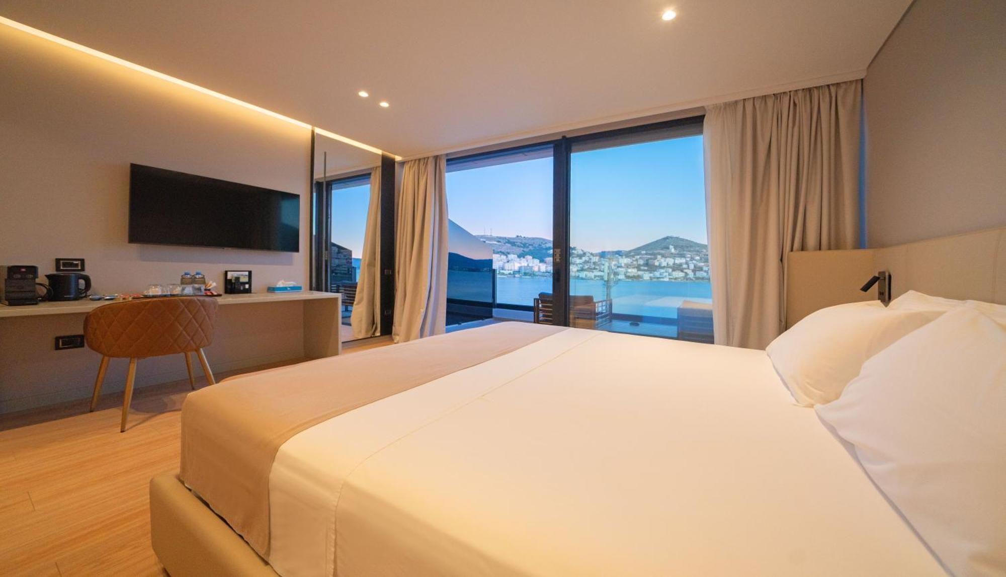 Yacht Premium 4*