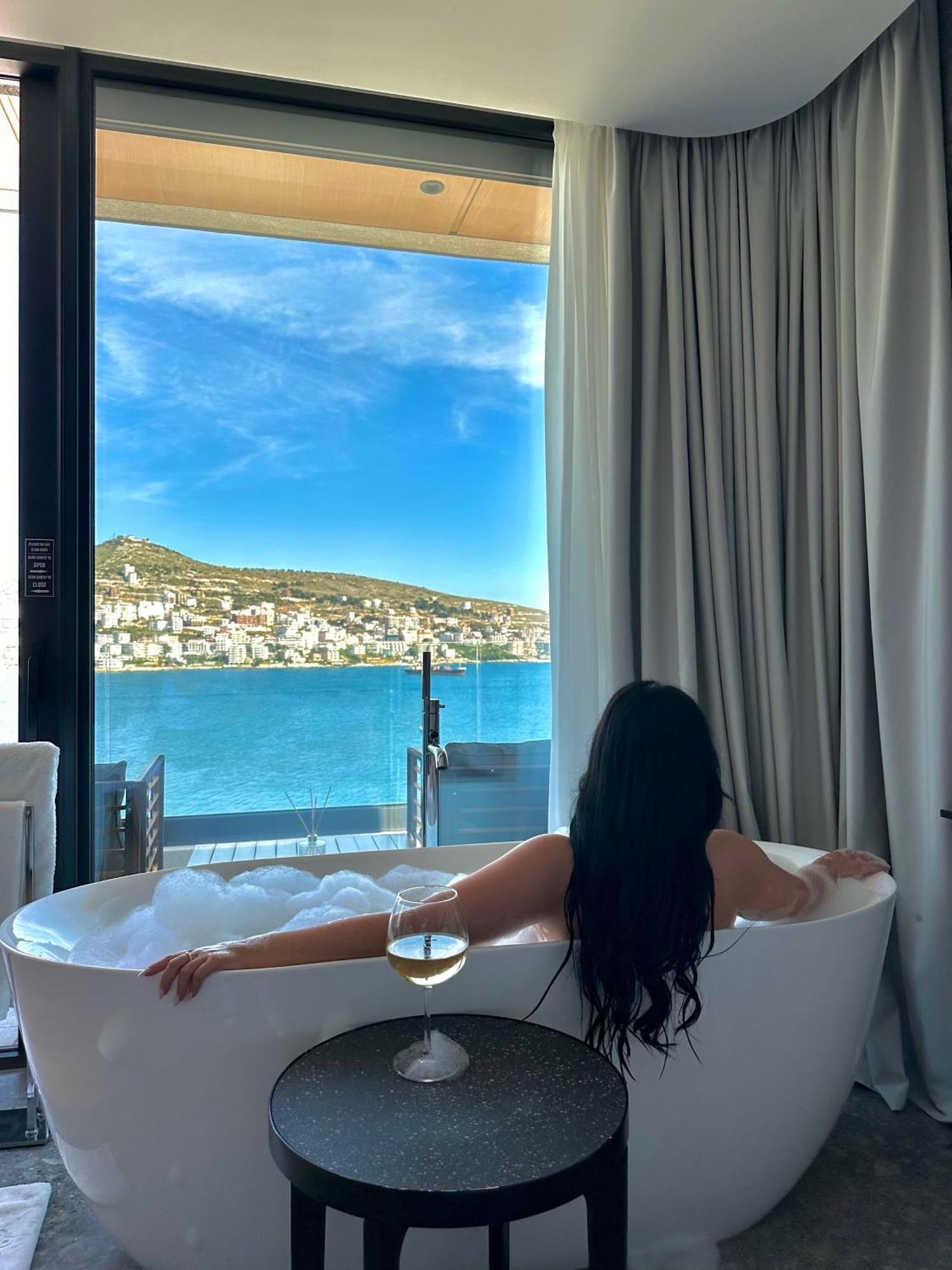 Hotel Yacht Premium Sarandë
